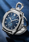 Nautilus Desk Watch
