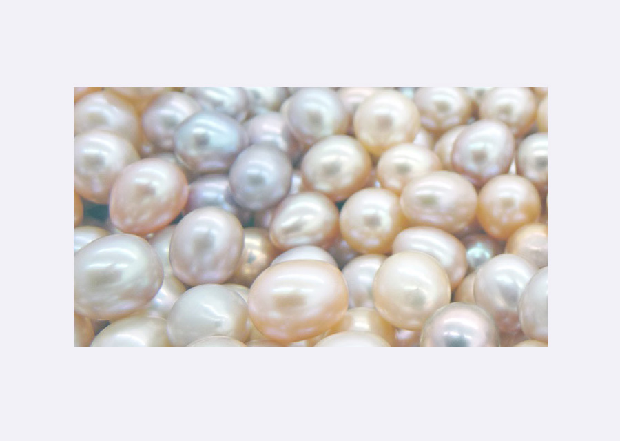 100  Iridescent White Pearls  Champion marbles 