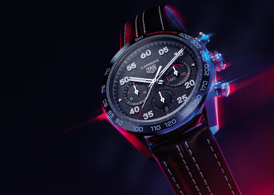 Illustration du partenariat entre TAG Heur et Porsche, le Chronographe TAG Heuer Carrera Porsche s'inspire des voitures de sport du constructeur