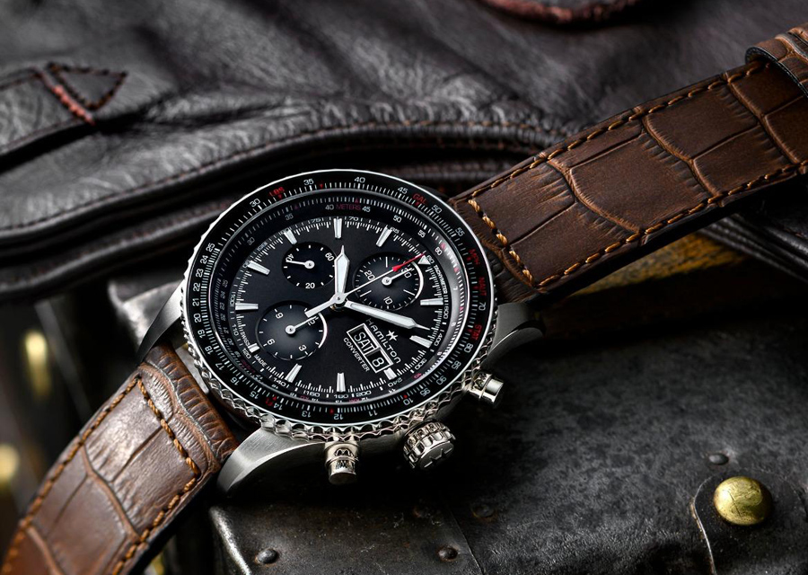 Chez Hamilton, le chronographe Khaki Aviation Converter Auto Chrono est une véritable montre-outil