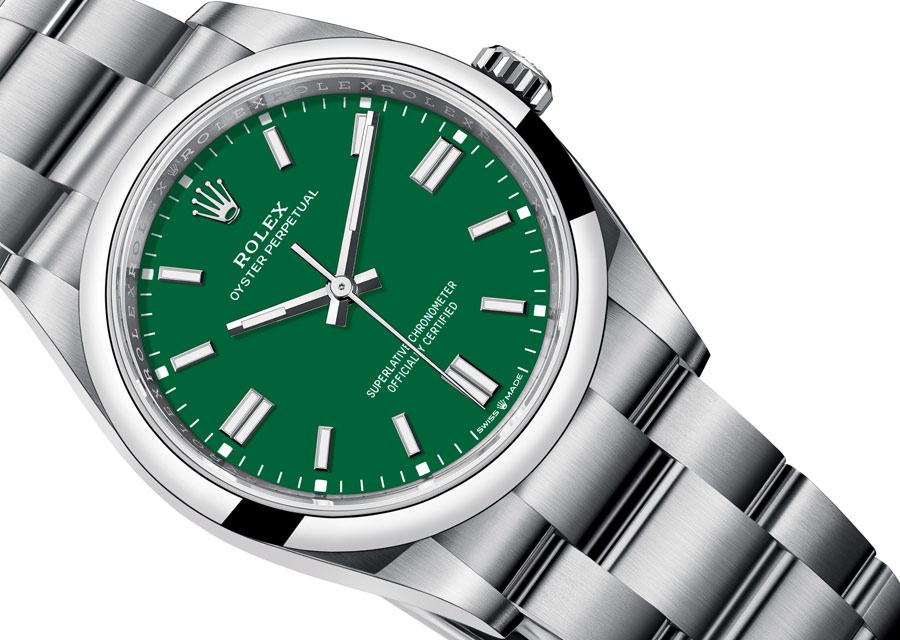 Chez Rolex, l'Oyster Perpetual en 36 mm diamètre s'habille d'un cadran laqué vert