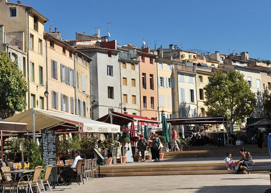 La place des Cardeurs à Aix-en-Provence