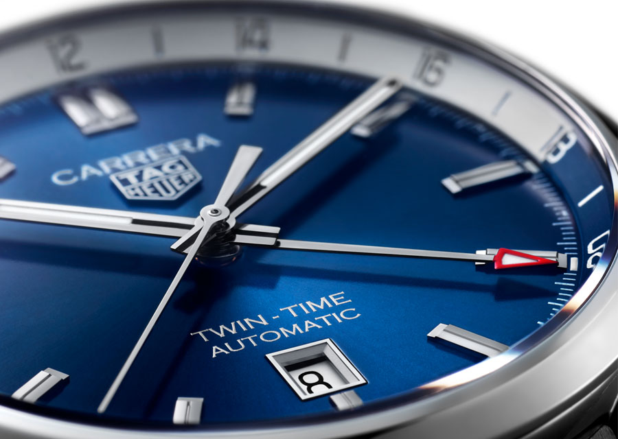 La TAG Heuer Carrera Twin-Time de 41 mm au cadran bleu profond