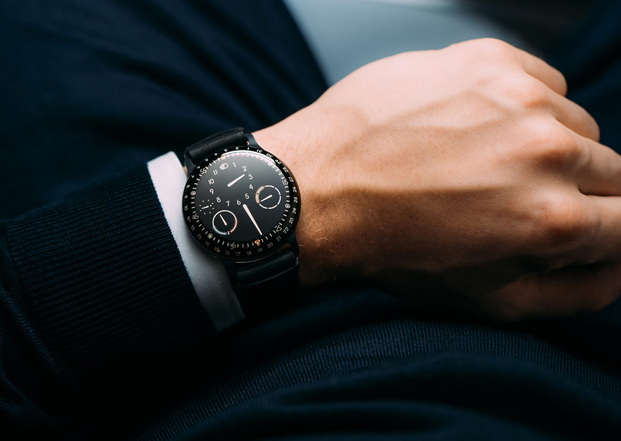 Cadeau dernière minute atypique chez Ressence avec la Type 3BB Black Black