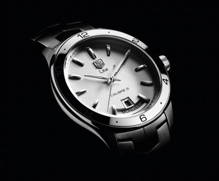 The TAG Heuer new LINK : an elegant piece, contemporary, with an ergonomic design and clean lines.