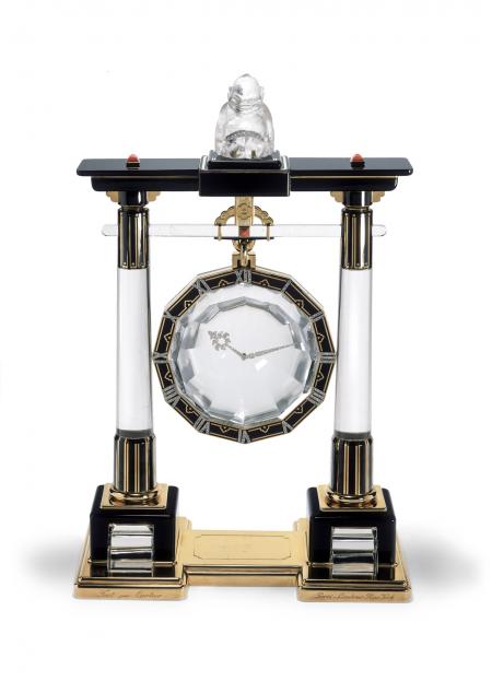 Large Portique mystery clock Cartier Paris, 1923 Gold, platinum, rock crystal, coral, onyx, enamel, rose-cut diamonds 