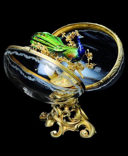 Peacock Egg by Fabergé.© 2011 Fondation Edouard et Maurice Sandoz (FEMS) Pully Switzerland