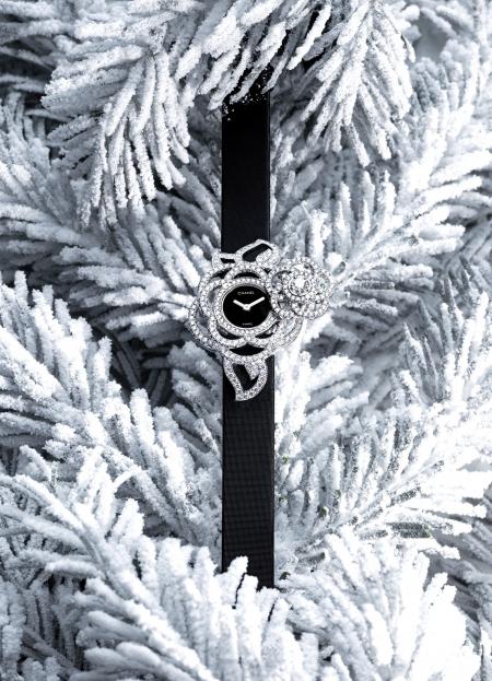 Chanel Fine Jewelry - Camelia Brodé watch in white gold set with 283 diamonds. Open watch.