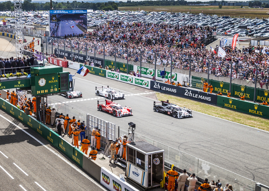 Start of the 83th edition of the 24 hours of Le Mans 2015 - ©Rolex/Stephan Cooper