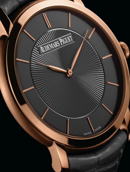 In pink gold, the Jules Audemars Extra-thin 'Bolshoi' is produced in limited edition at 50 pieces.