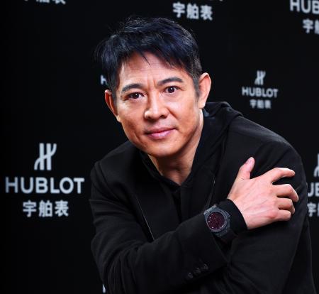 The movie star, philanthropist and Hublot ambassodor, Jet Li with the Limited Edition Jet Li Watch. 