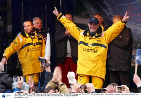 Victorious arrival in Brest of Loïck Peyron and his team aboard the Maxi Trimaran Banque Populaire V.