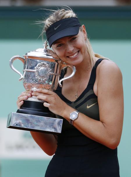 Maria Sharapova, victorious at Roland Garros with at the wrist the TAG Heuer Formula 1 Lady Steel and Ceramic.