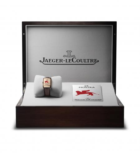 For the Golden Lion which is awarded to the best film screened in competition at the Venice Film festival, Jaeger-LeCoultre will offer at the winner this personalised Reverso. 