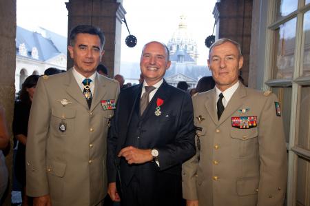 The Général Baptiste, Director of the Musée de l'Armée, Carlos-A.Rosillo, CEO of Bell & Ross and the Général Charpentier, Gouverneur Militaire de Paris.