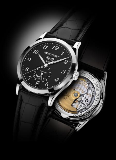 With the signature Patek Philippe and Tiffany & Co, this Men’s Annual Calendar watch (réf. 5396G) is edited at 100 pieces.