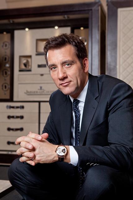 Clive Owen and the Jaeger-LeCoultre Duomètre à Sphérotourbillon. ©Johann Sauty