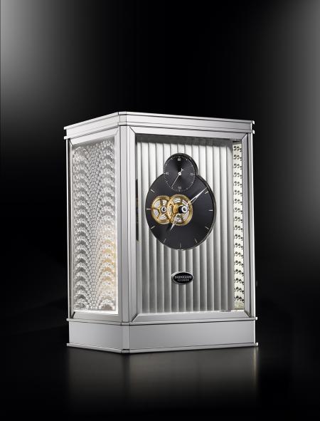 The clock 15 days Lalique - Parmigiani Fleurier, in white.