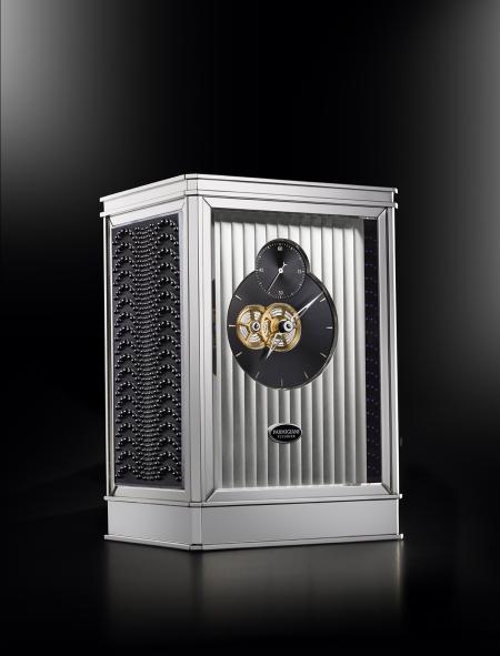 The clock 15 days Lalique - Parmigiani Fleurier, in black.