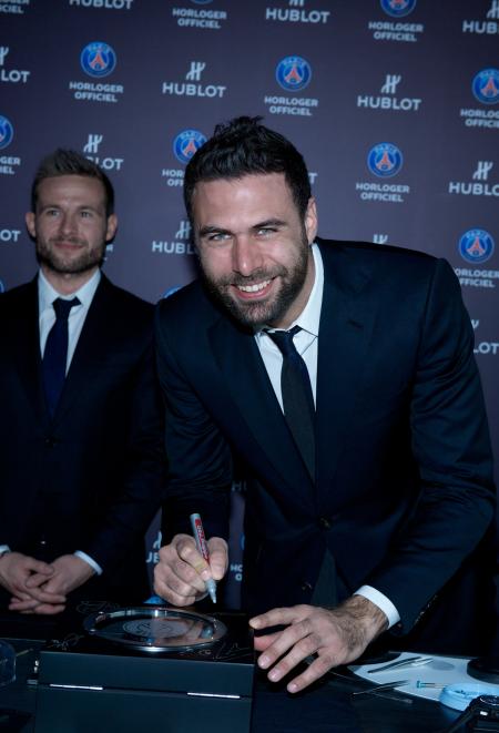 Salvatore Sirigu and Yohan Cabaye