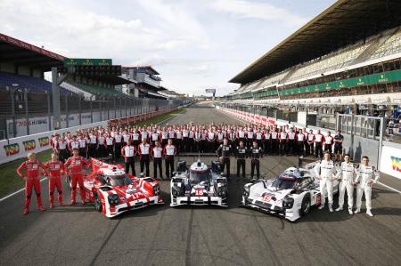 Porsche LMP1 teams at Le Mans