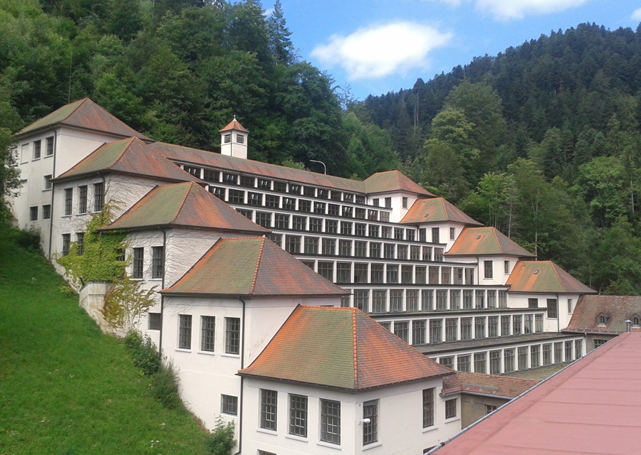 The terrace building in Schramberg today