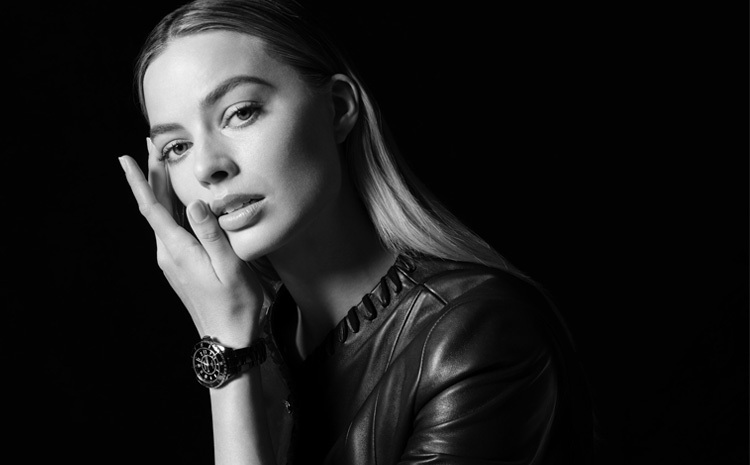 Margot Robbie, nouvelle ambassadrice pour la J12 de Chanel