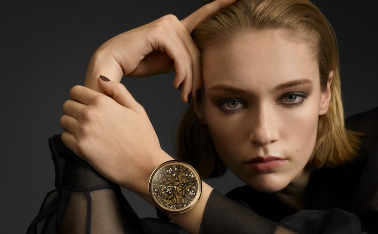 Chanel's pique-aiguille