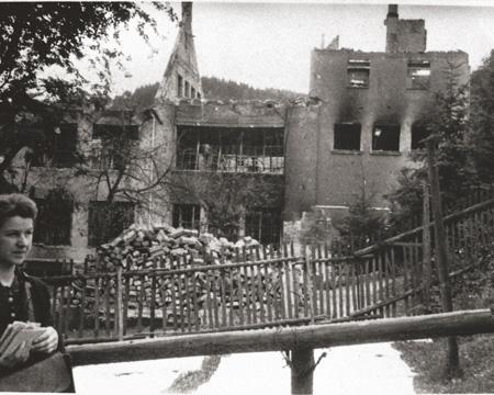 Building destroyed by bombs - 1945