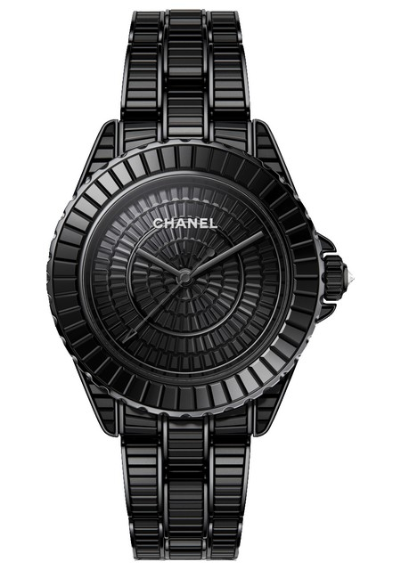 La Cote des Montres: CHANEL J12 Night Star 33 mm & 38 mm - Traversed by a  comet in constant movement
